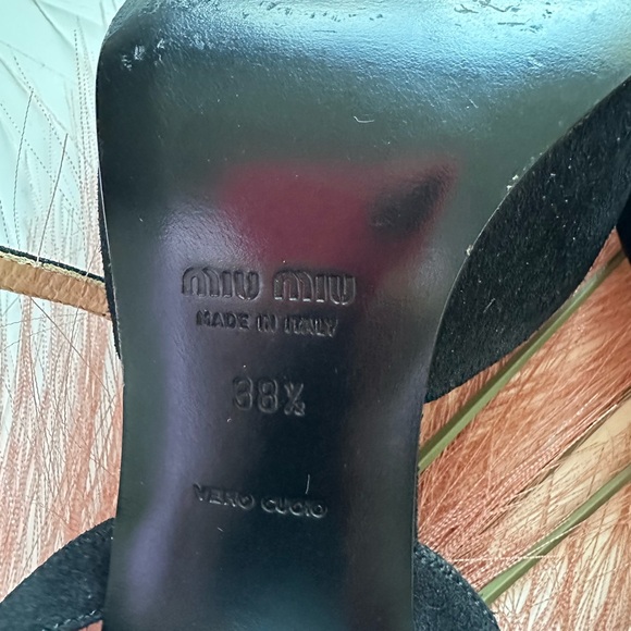 Vintage 90’s Miu Miu heels. Color: Black - Picture 12 of 14